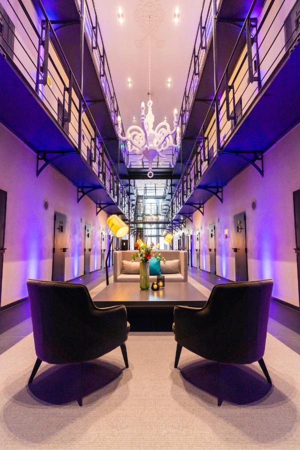 Het Arresthuis Ruremonde Extérieur photo The interior of the hotel