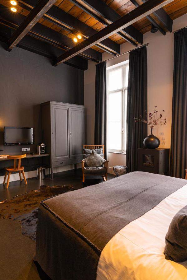 Het Arresthuis Ruremonde Extérieur photo A bedroom
