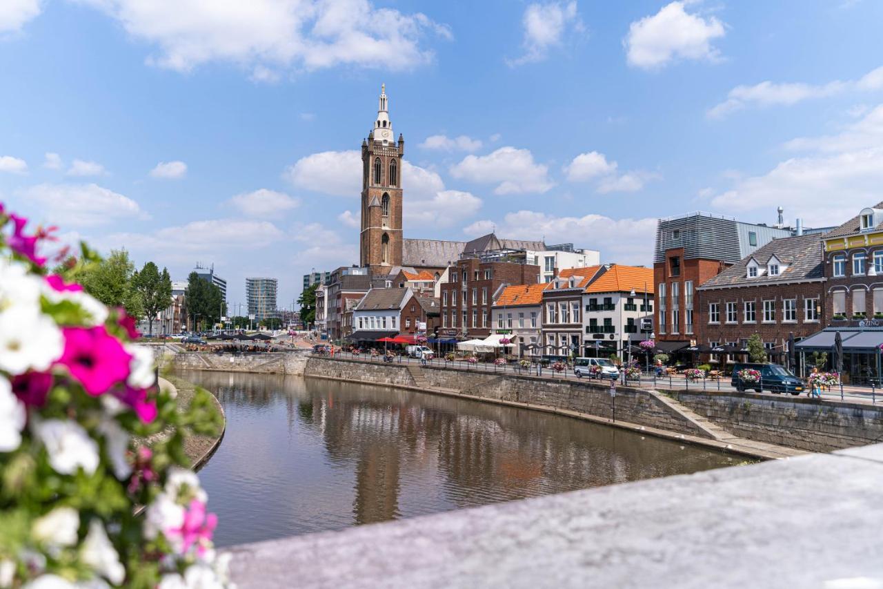 Het Arresthuis Ruremonde Extérieur photo View of the centre of the town