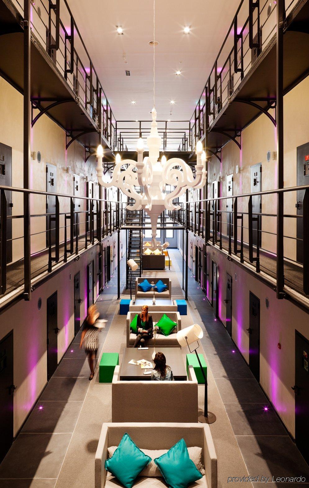 Het Arresthuis Ruremonde Intérieur photo The interior of the hotel